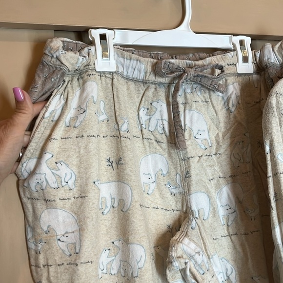 Munki Munki Tan and White Pajama Set with Polar Bear Print preowned SZ Small - Picture 4 of 9